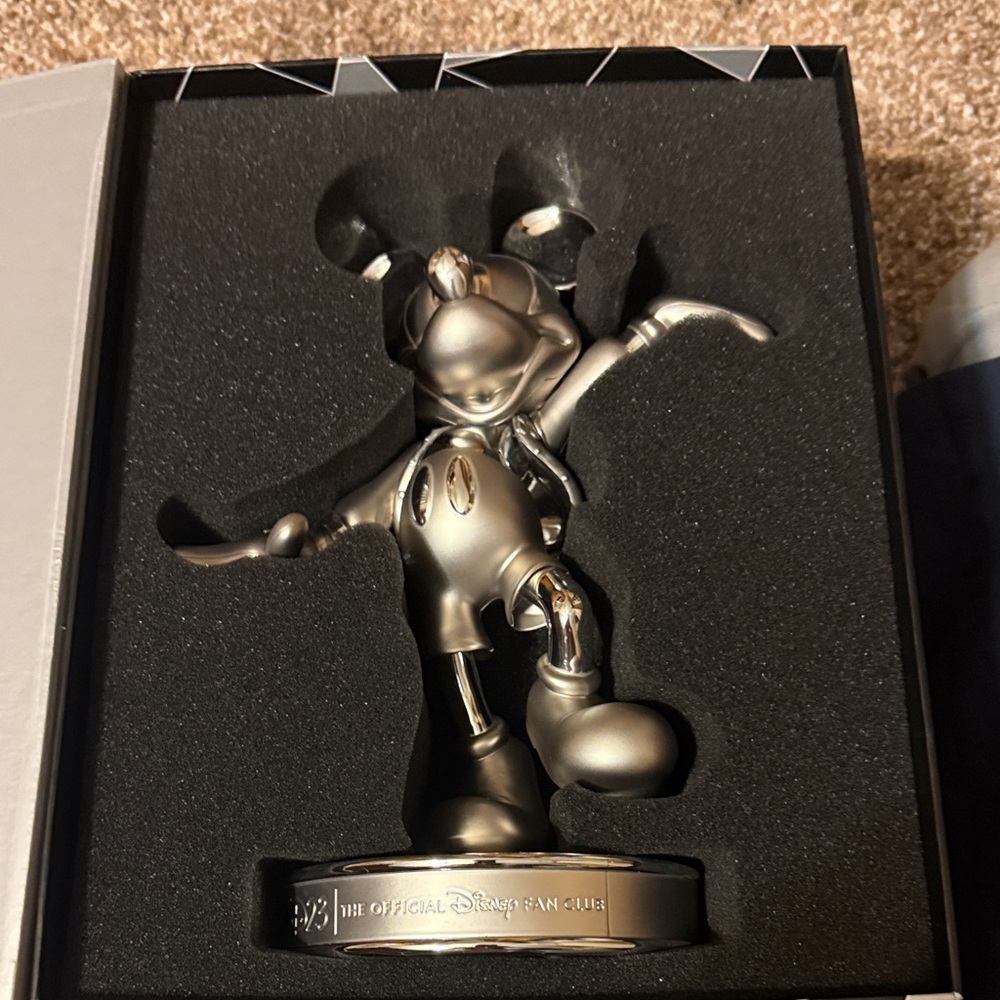 Disney Silver Mickey Mouse Milestone Statue - Picture 5 of 6